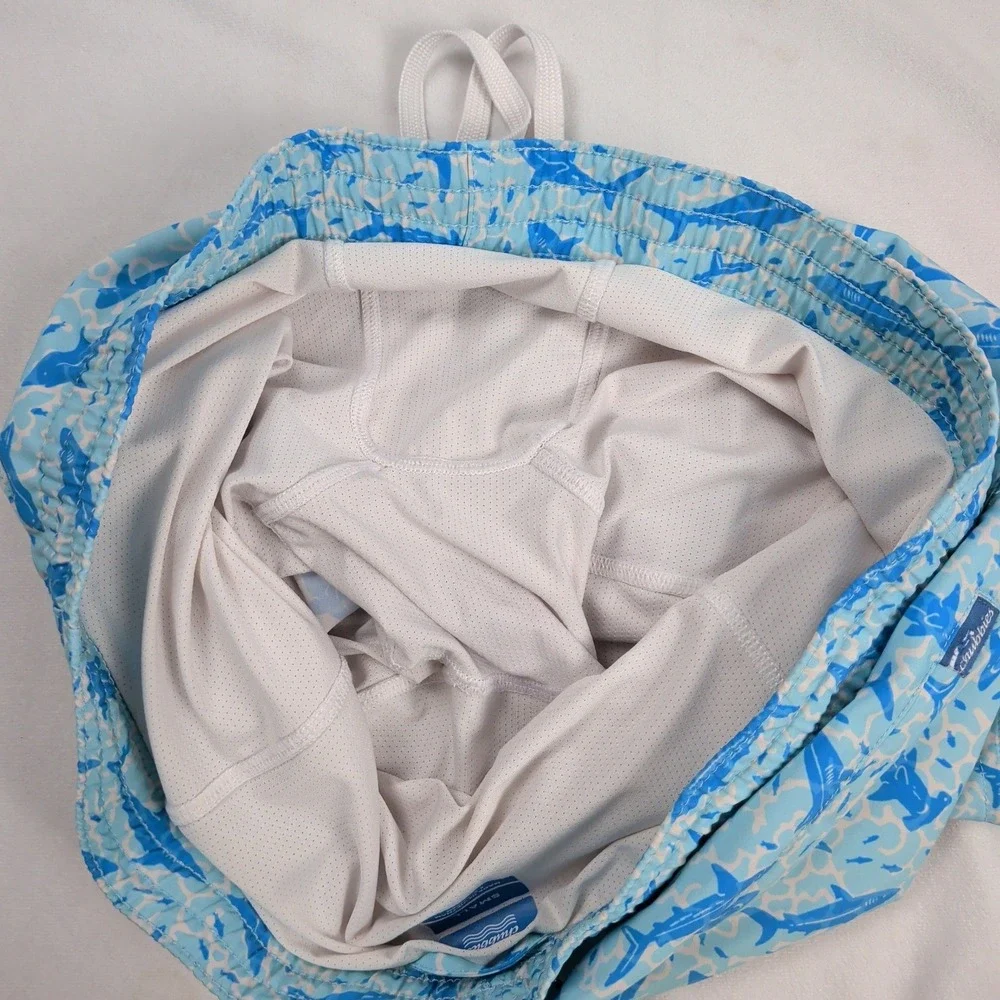 Chubbies Mens Blue Shark Print Swim Trunks 5.5 Inseam Small Elastic Waist Shorts